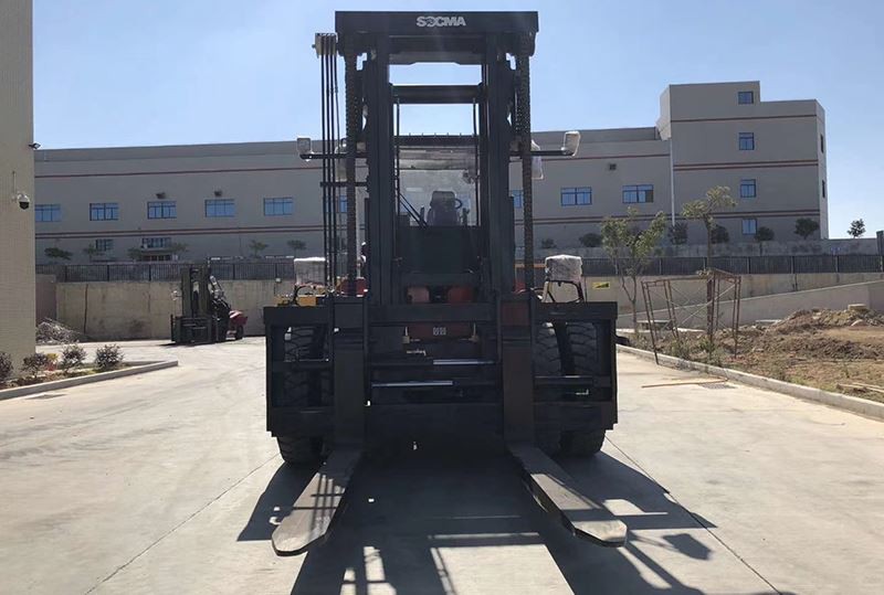 SOCMA 16T FORKLIFT (3)
