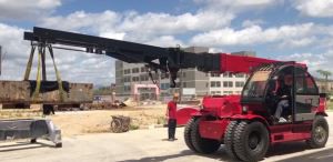 Manipulador telescópico para manuseio de lajes